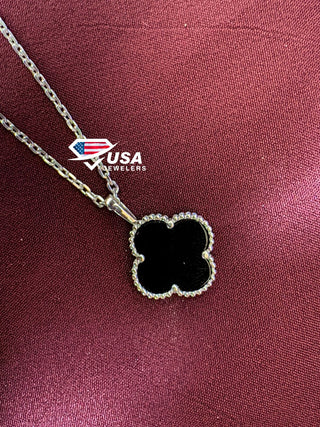 18K White Gold Vintage Alhambra Black Onyx Pendant attached necklace's chain