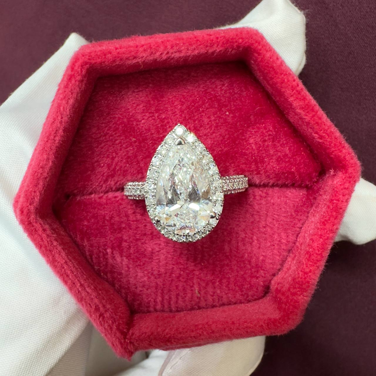 4CT DVS1 Lab Grown Diamond Pear Cut Engagement ring For Women