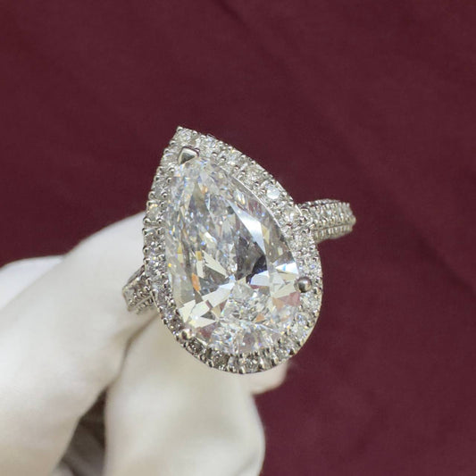 4CT DVS1 Lab Grown Diamond Pear Cut Engagement ring For Women