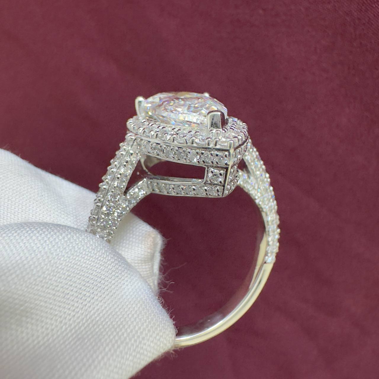 4CT DVS1 Lab Grown Diamond Pear Cut Engagement ring For Women