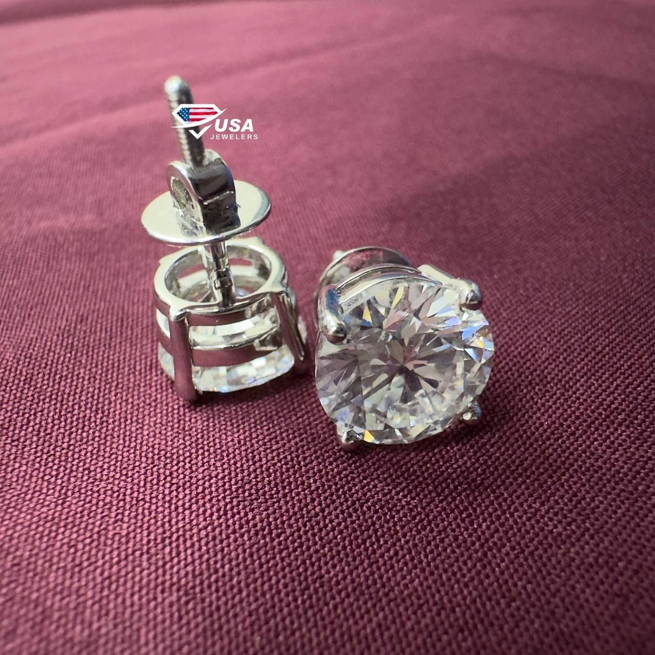 9 mm D VVS2 Lab Grown Diamond 18KT White Gold Stud Earring For Unisex